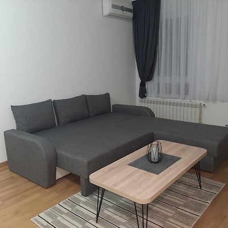 Apartman Viaggio スレムスカ・ミトロヴィツァ エクステリア 写真