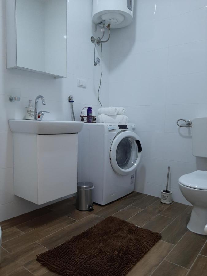 Apartman Viaggio スレムスカ・ミトロヴィツァ エクステリア 写真