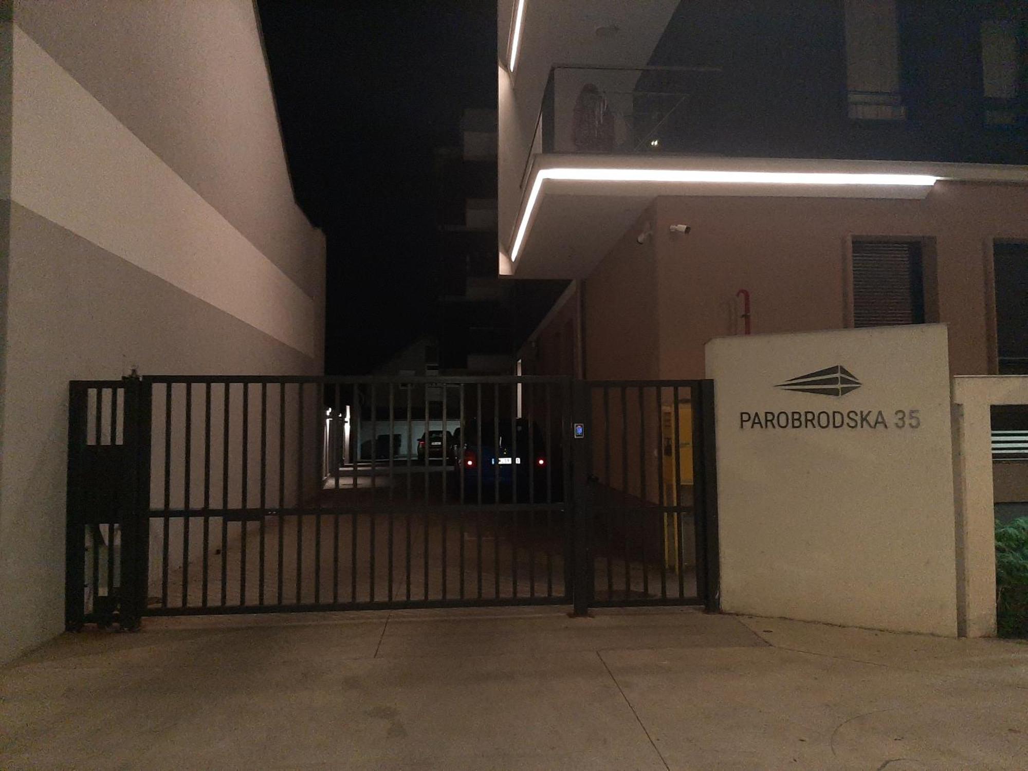 Apartman Viaggio スレムスカ・ミトロヴィツァ エクステリア 写真